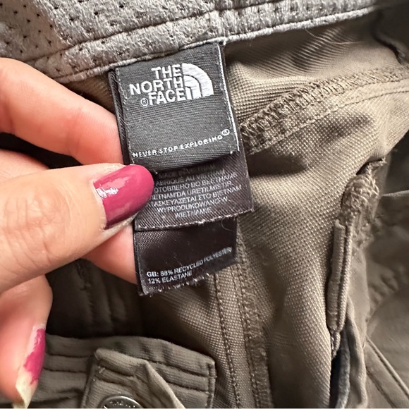 North Face Almetta Cargo Short - Picture 3 of 9
